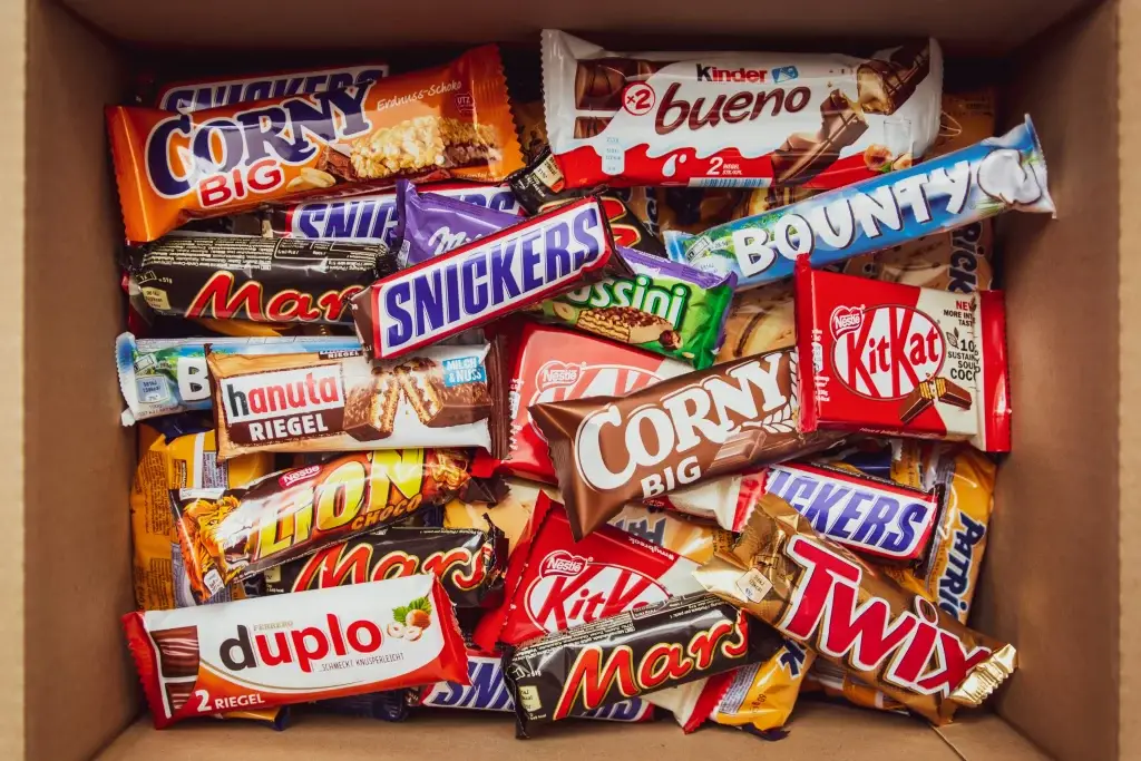 Confiseries au chocolat de tous genre dans un carton